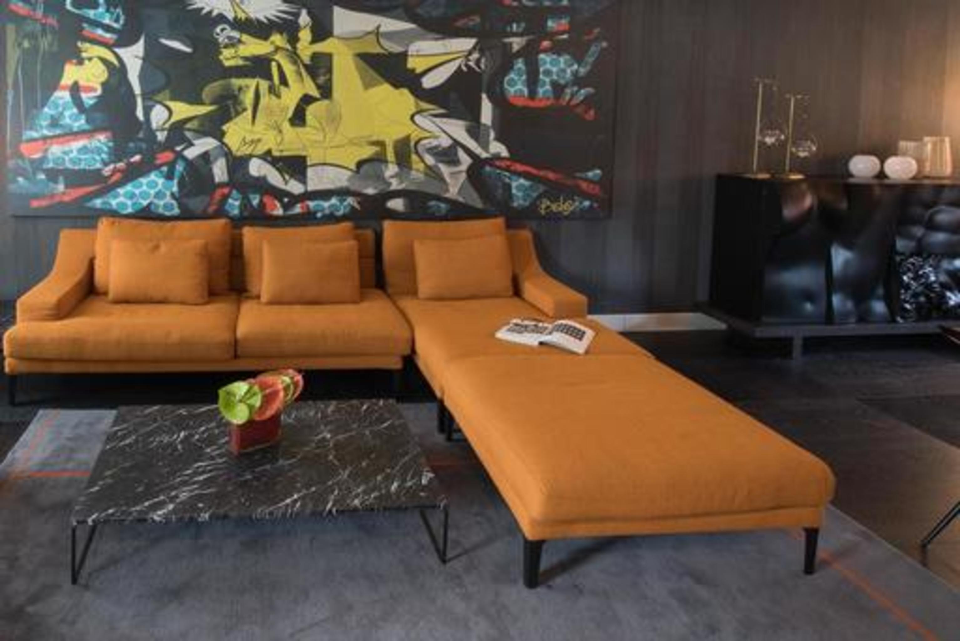 Hotel Fifty House Cellini Milán Exterior foto A sofa